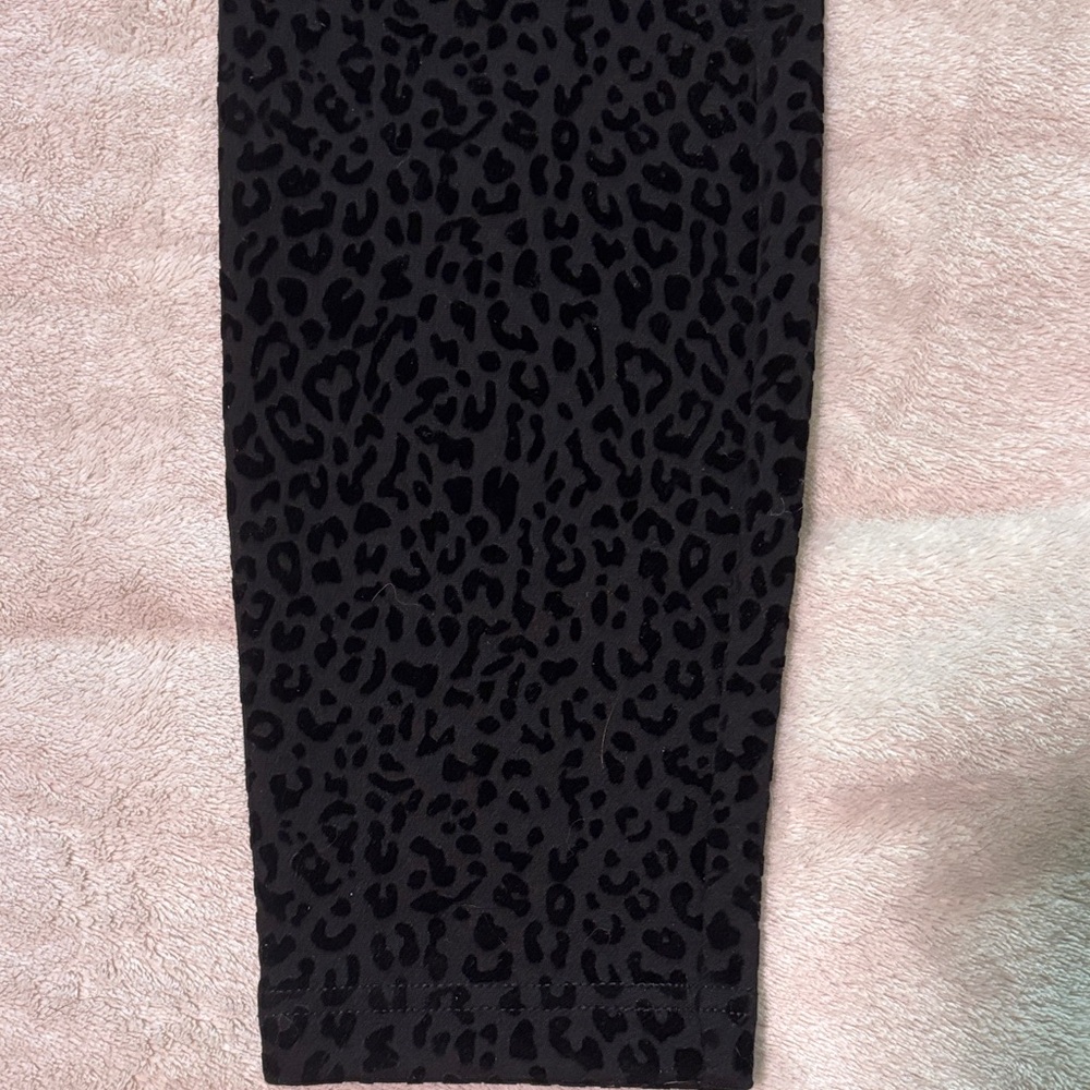 Nanette Lepore..Sz 8…Black on Black Velvet Leopard Skinny Pants…NWOT - Picture 7 of 7